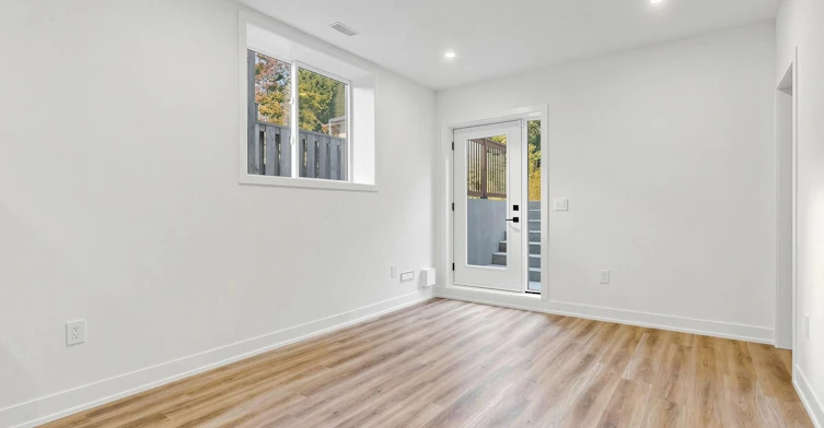 BSMT-1077 Orchard Road, Mississauga, ON, L5E 2N7 - 5