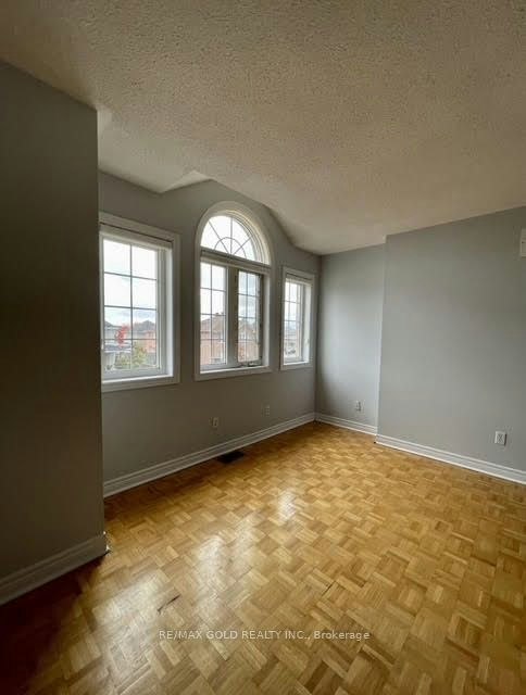 Upper-25 Giza Crescent, Brampton, ON, L6R 2R2 - 4