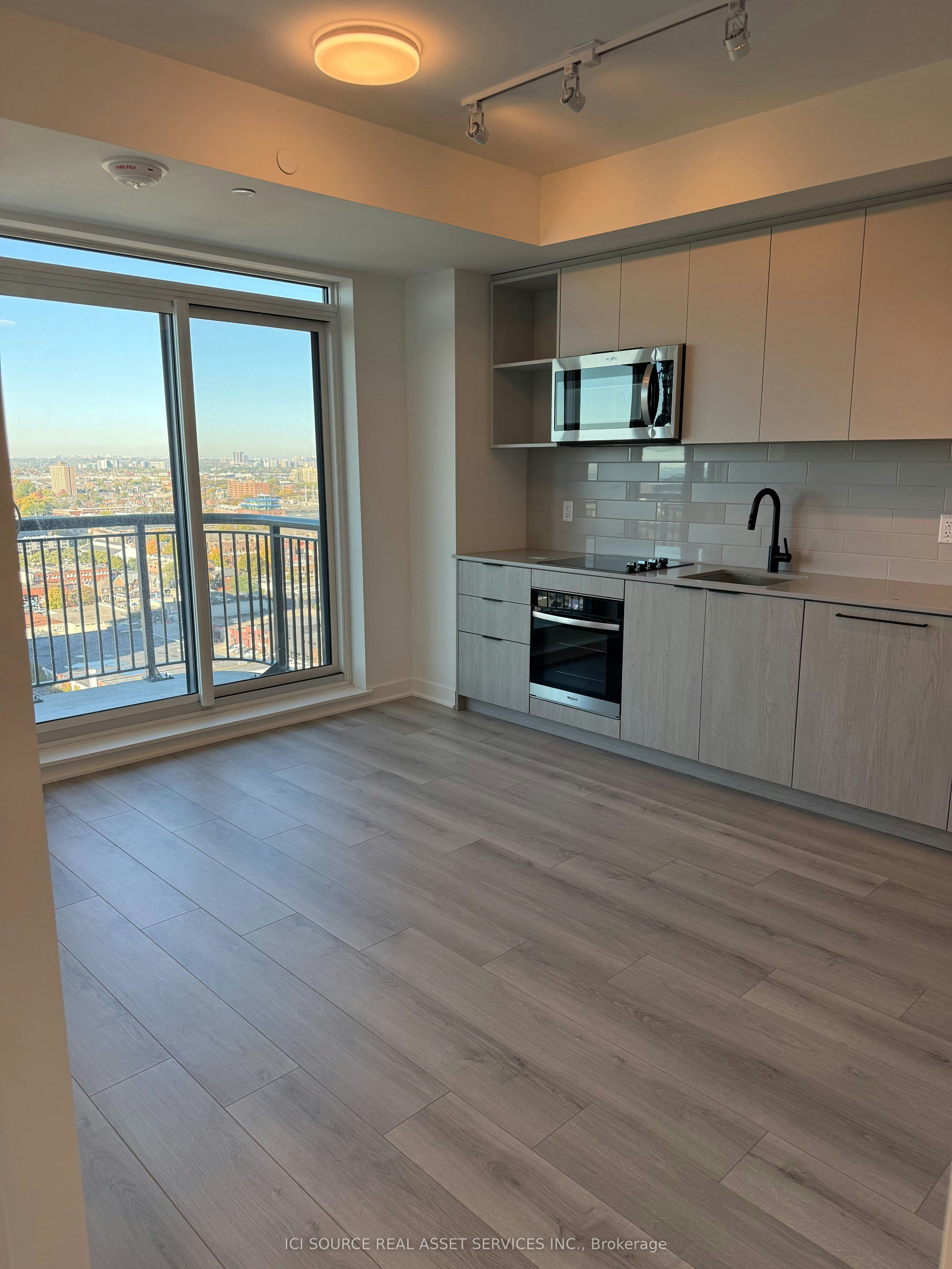 1701-1185 Dupont Street, Toronto, ON, M6H 0G5 - 4