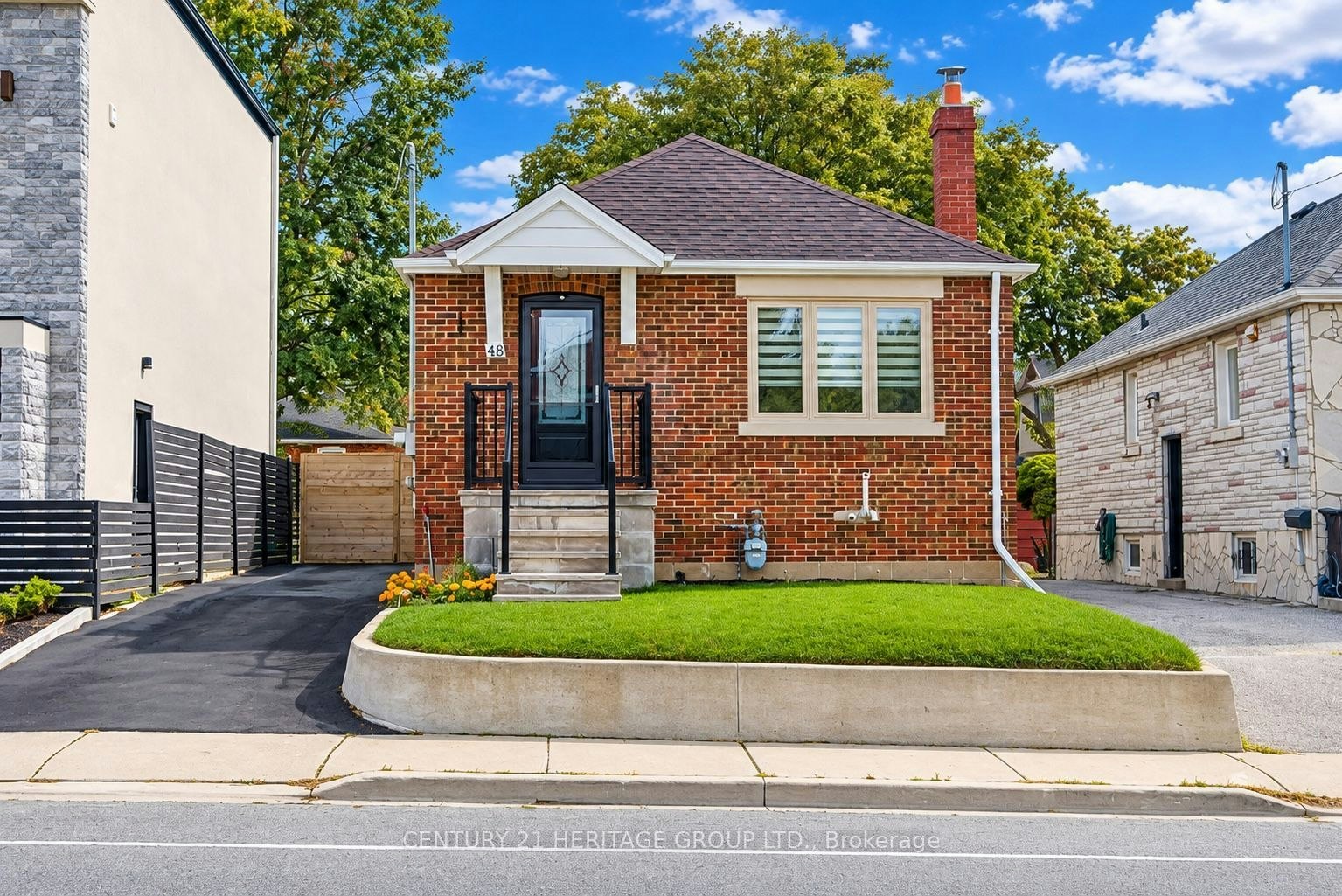 48 Stephen Drive, Toronto, ON, M8Y 3M6