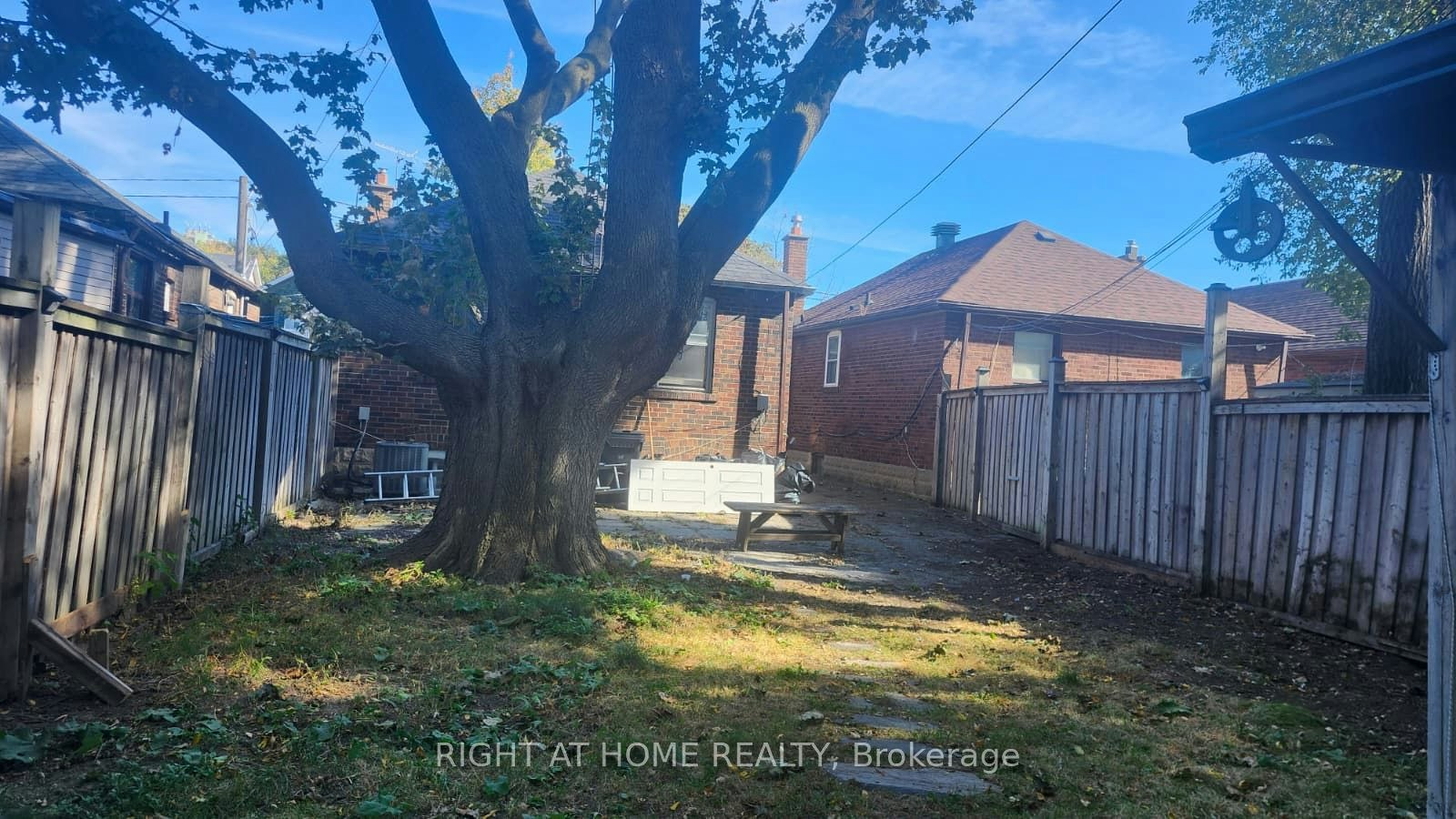 1842 Keele Street, Toronto, ON, M6M 3X4 - 34