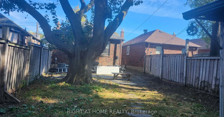 1842 Keele Street, Toronto, ON, M6M 3X4 - 34