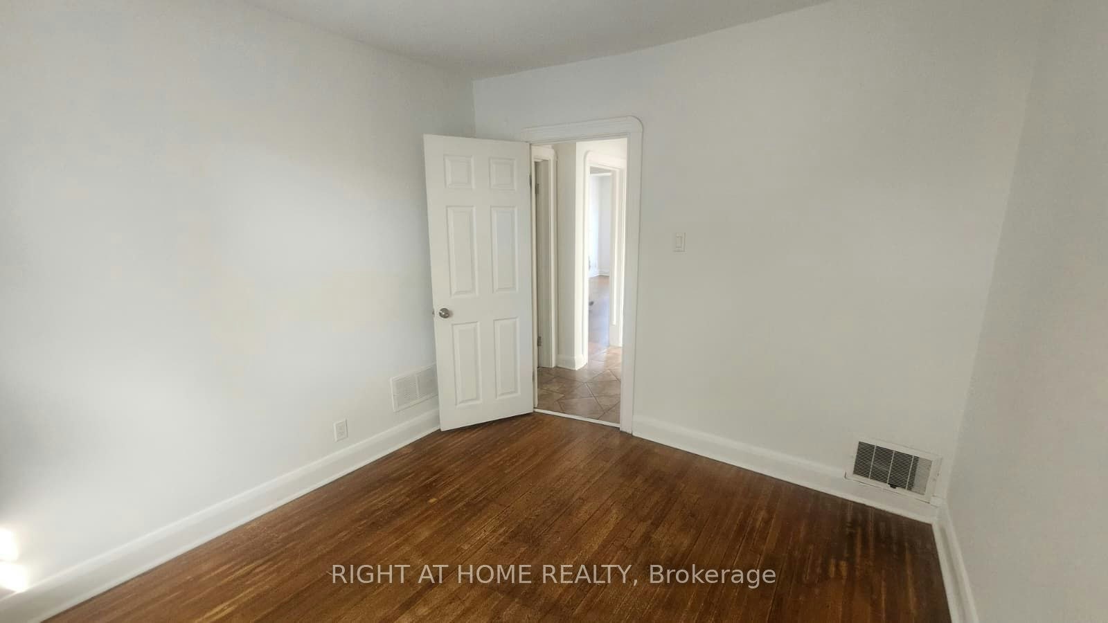 1842 Keele Street, Toronto, ON, M6M 3X4 - 10