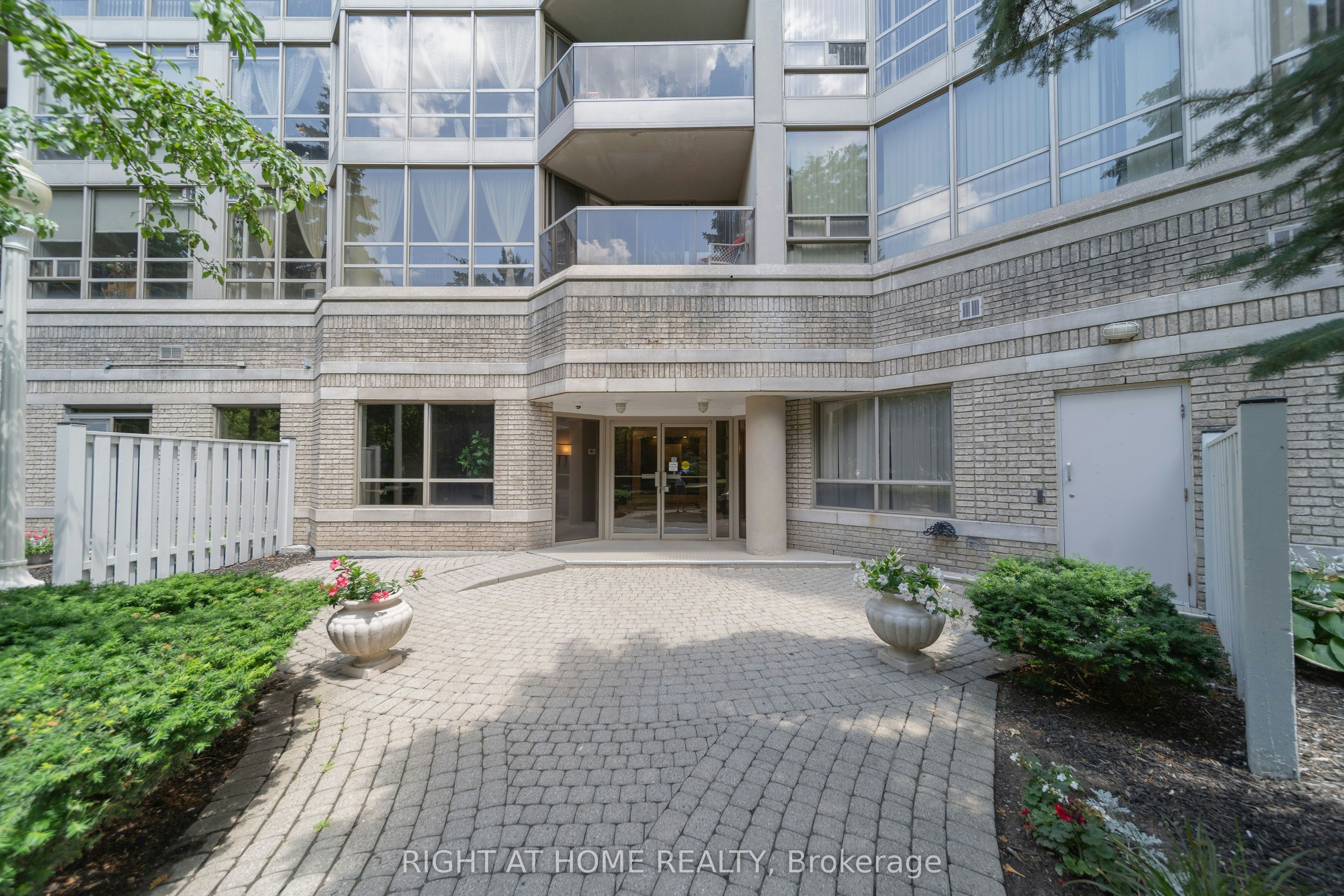 1910-45 Kingsbridge Garden Circle, Mississauga, ON, L5R 3K4 - 32