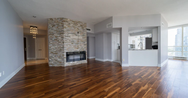 1910-45 Kingsbridge Garden Circle, Mississauga, ON, L5R 3K4