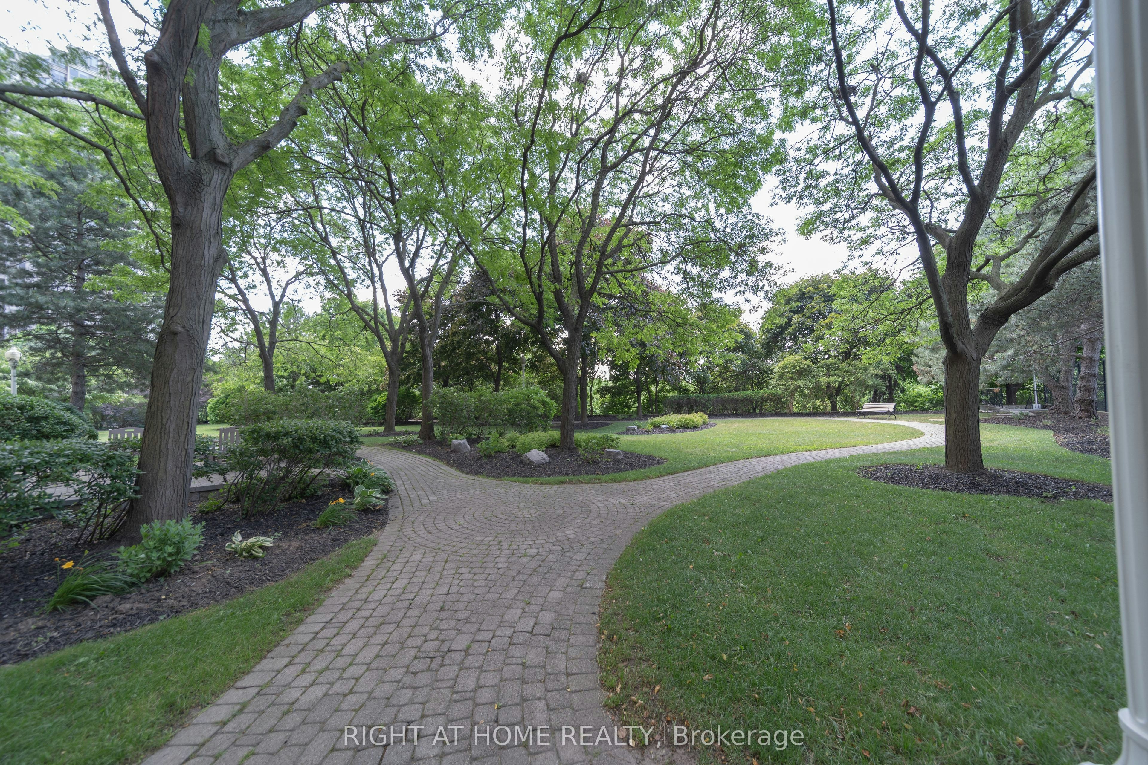 1910-45 Kingsbridge Garden Circle, Mississauga, ON, L5R 3K4 - 30
