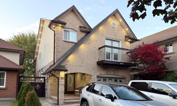 36 Burton Road S