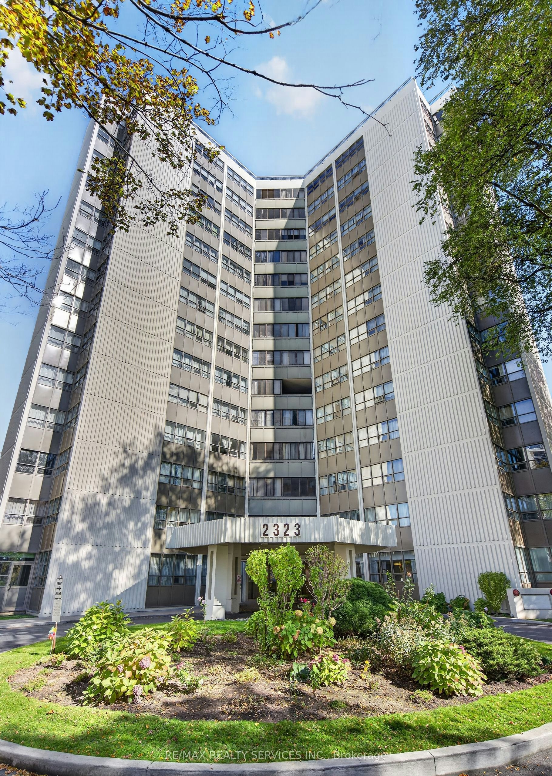 1101-2323 Confederation Parkway, Mississauga, ON, L5B 1R6