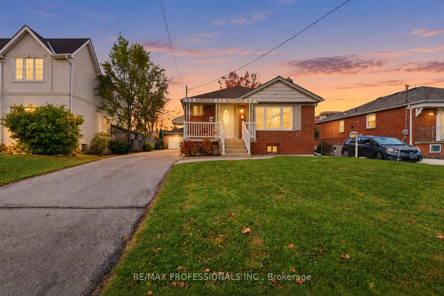 28 Wickford Drive, Toronto, ON, M6L 1K8