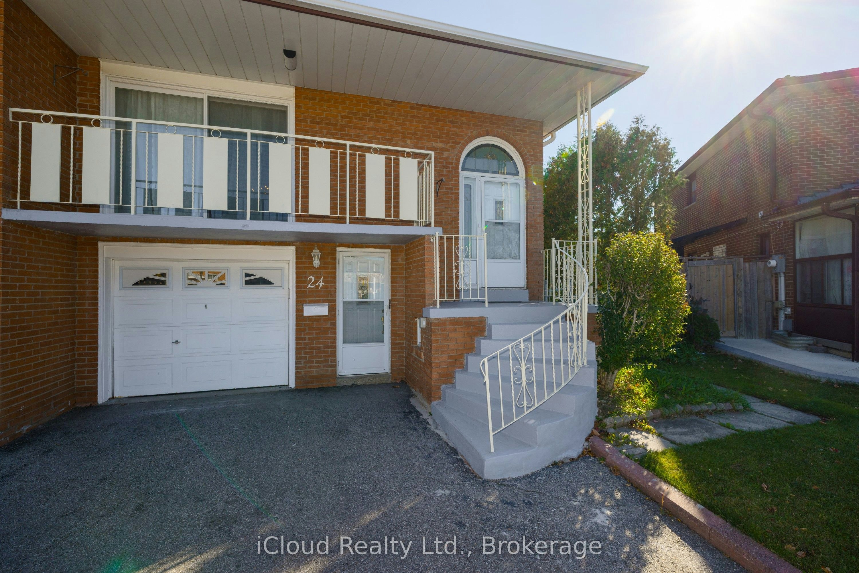 24 Radford Drive, Brampton, ON, L6V 2Y9