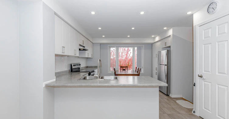 72-1 Beckenrose Court, Brampton, ON, L6Y 6G2 - 8