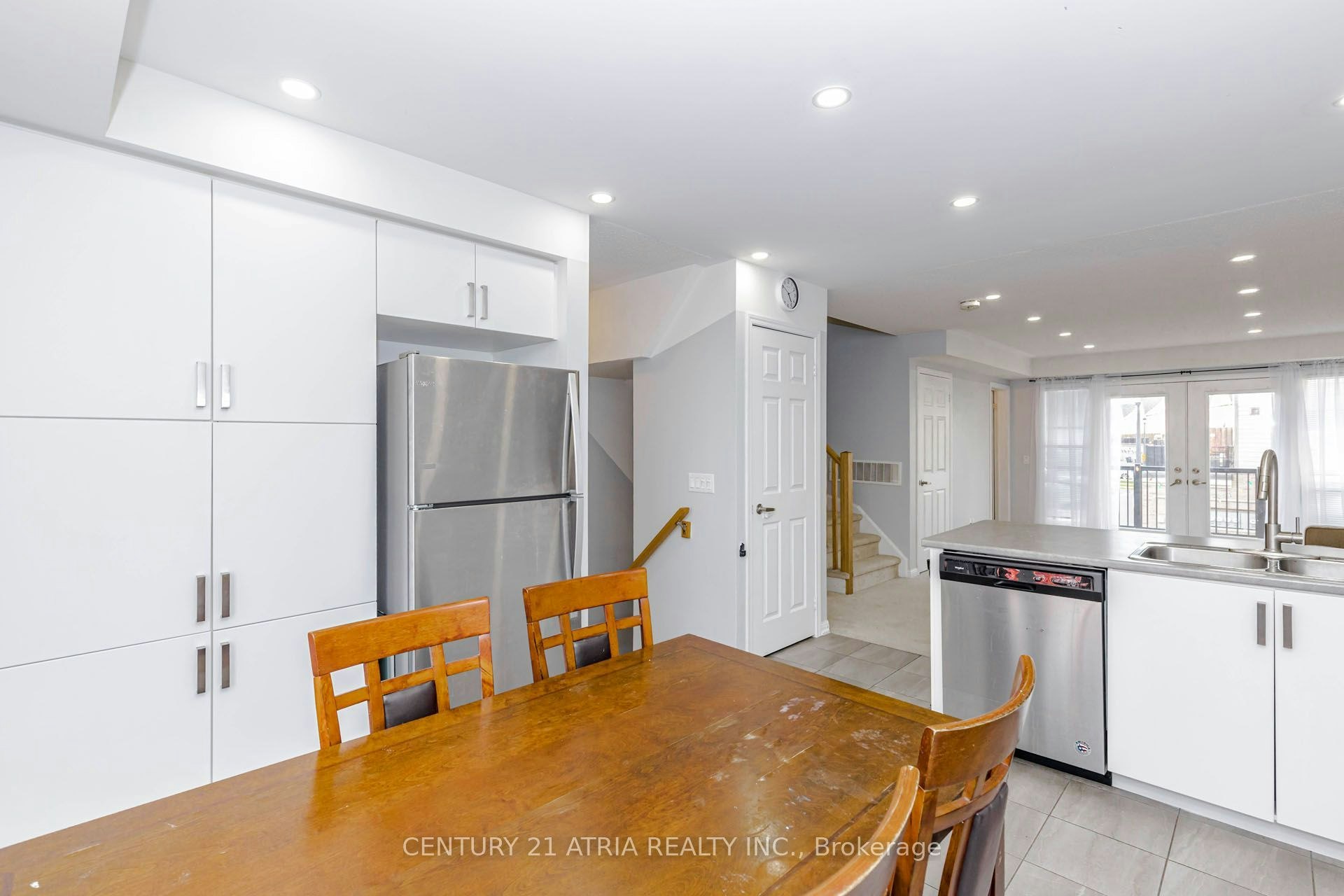 72-1 Beckenrose Court, Brampton, ON, L6Y 6G2 - 11
