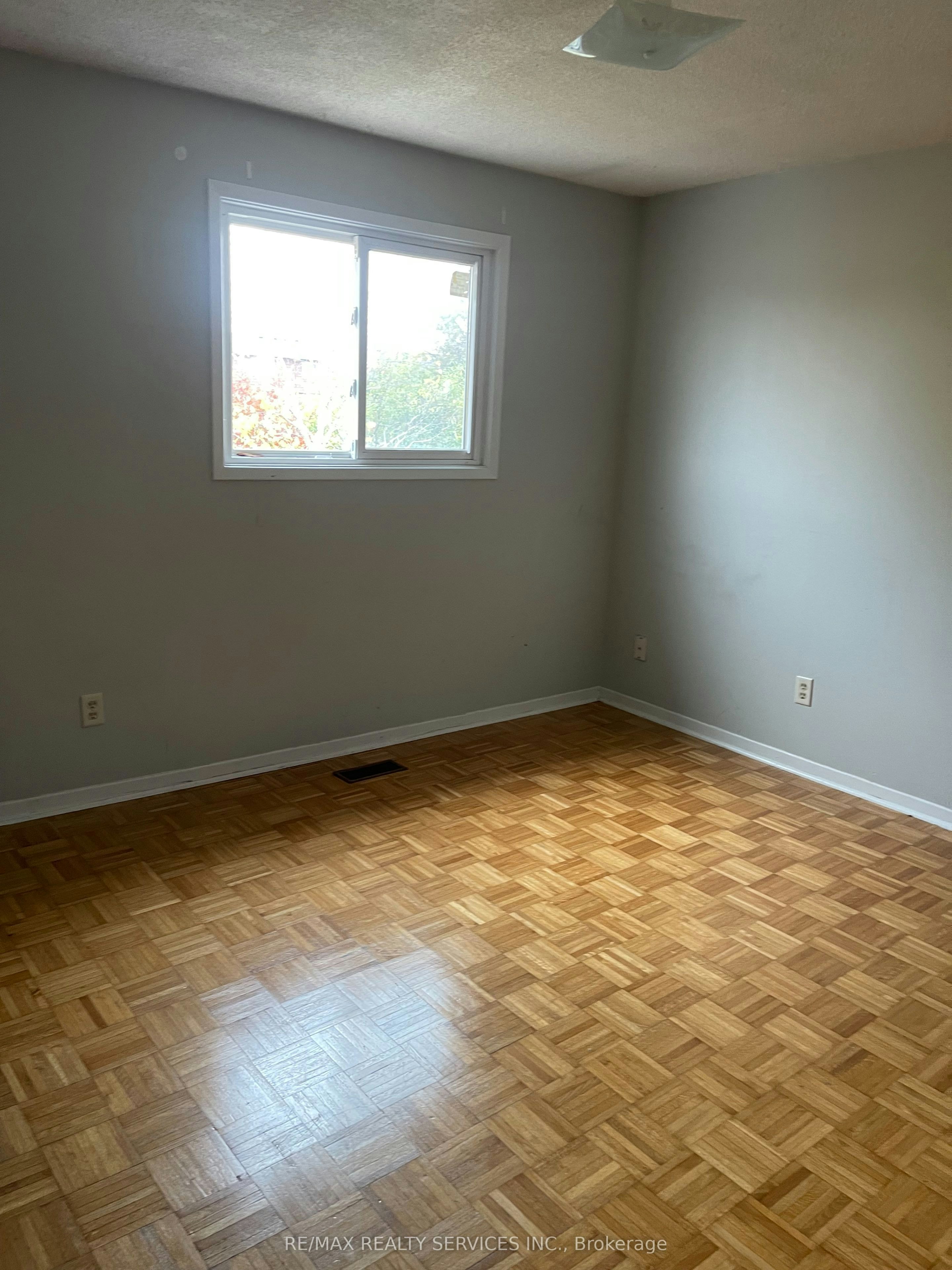 26 Swennen Drive, Brampton, ON, L6V 4E3 - 9