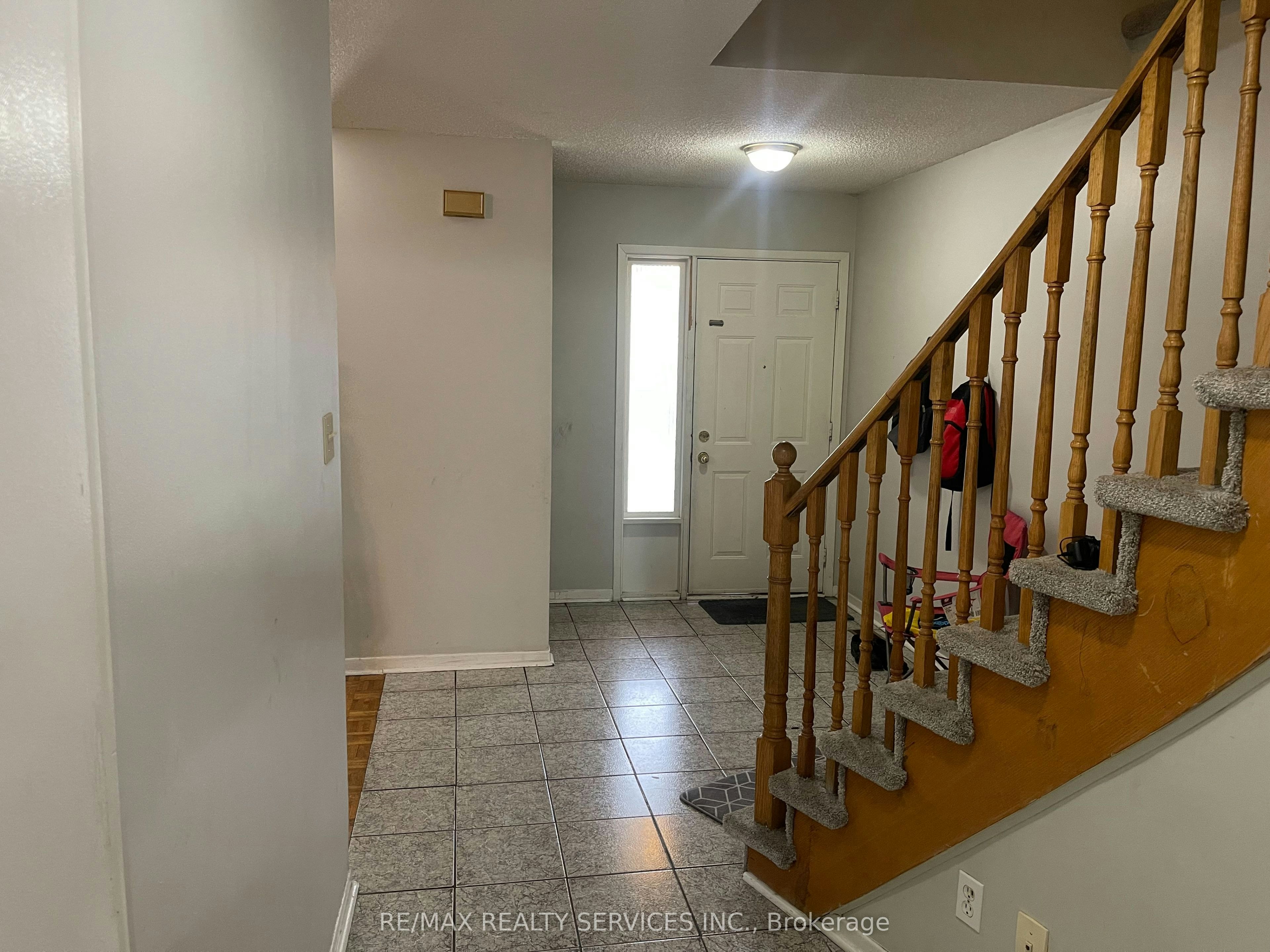 26 Swennen Drive, Brampton, ON, L6V 4E3 - 6