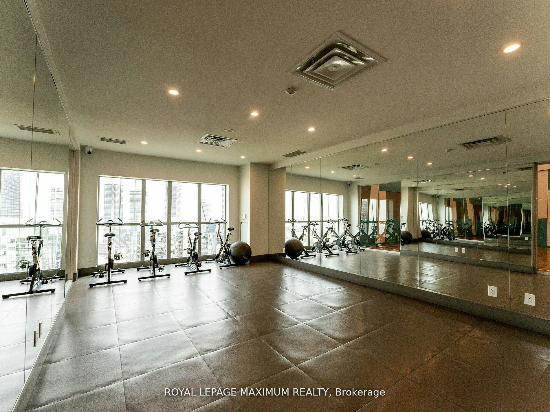 1013-155 Legion Road N, Toronto, ON, M8Y 0A7 - 28