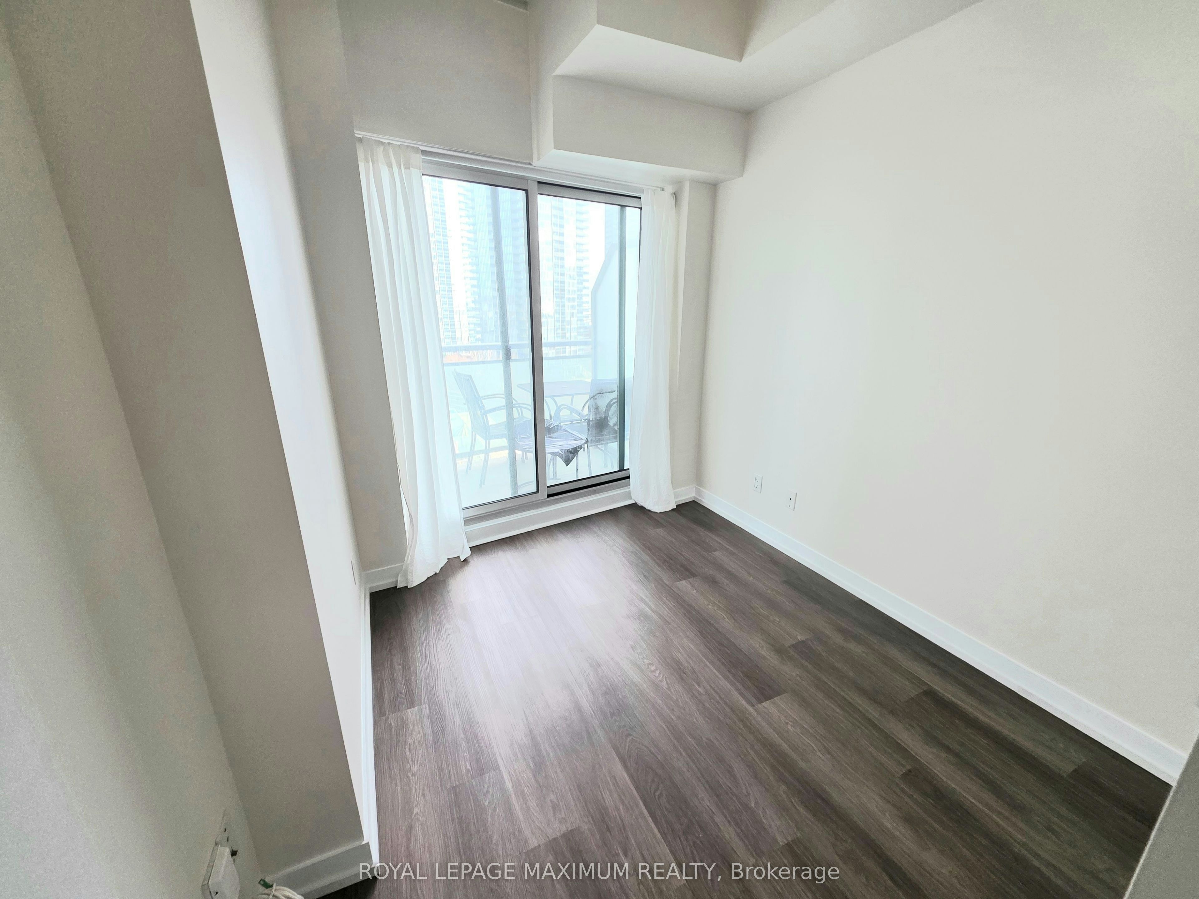 1013-155 Legion Road N, Toronto, ON, M8Y 0A7 - 18