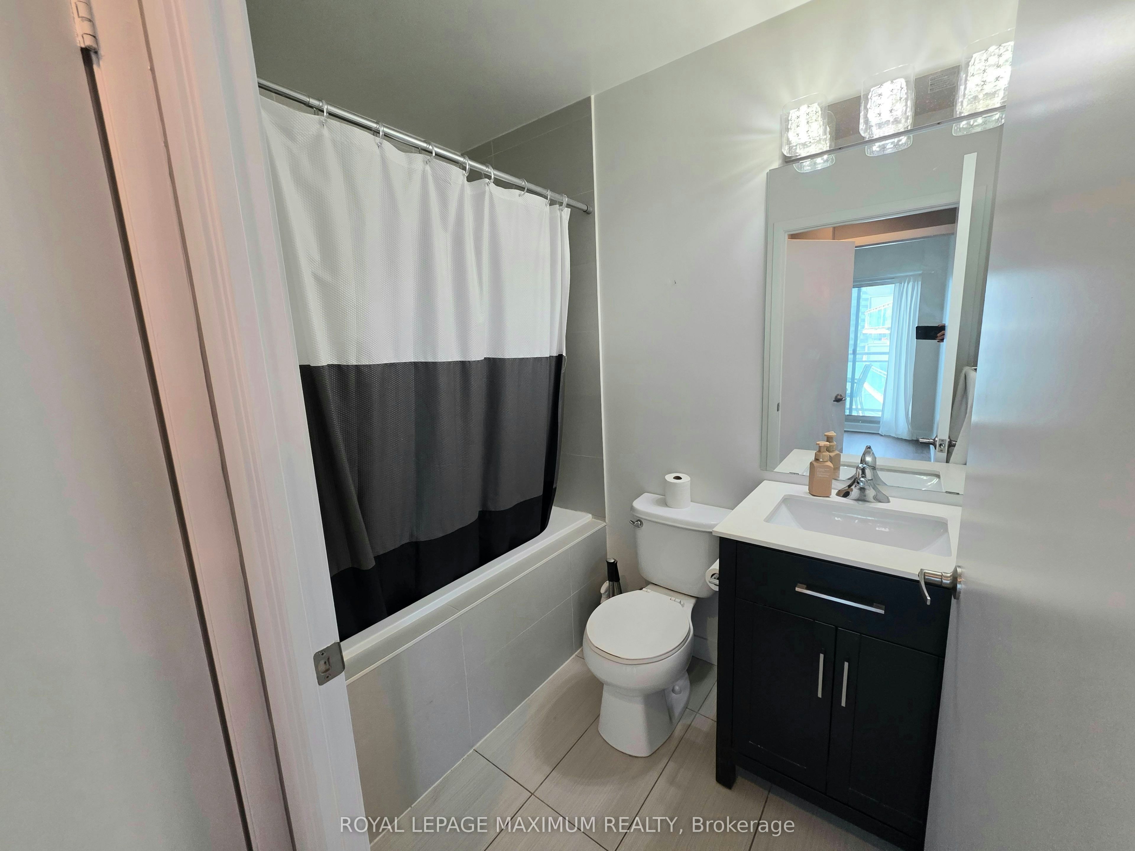 1013-155 Legion Road N, Toronto, ON, M8Y 0A7 - 20
