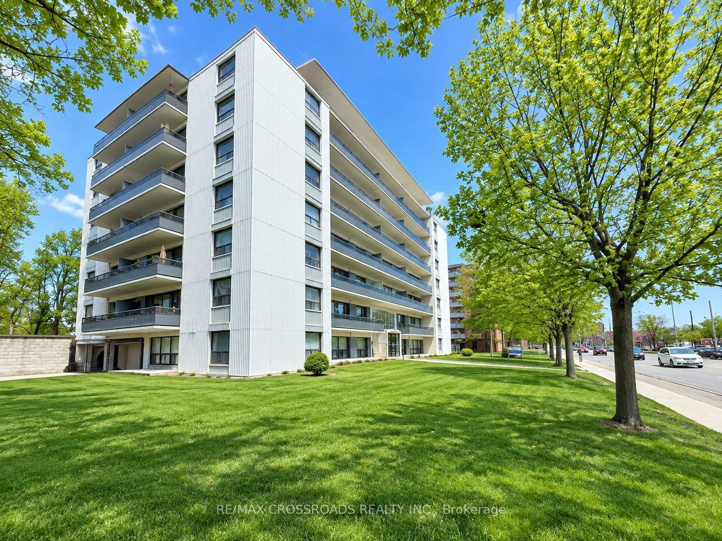 302-363 Lakeshore Road E, Mississauga, ON, L5G 1H7