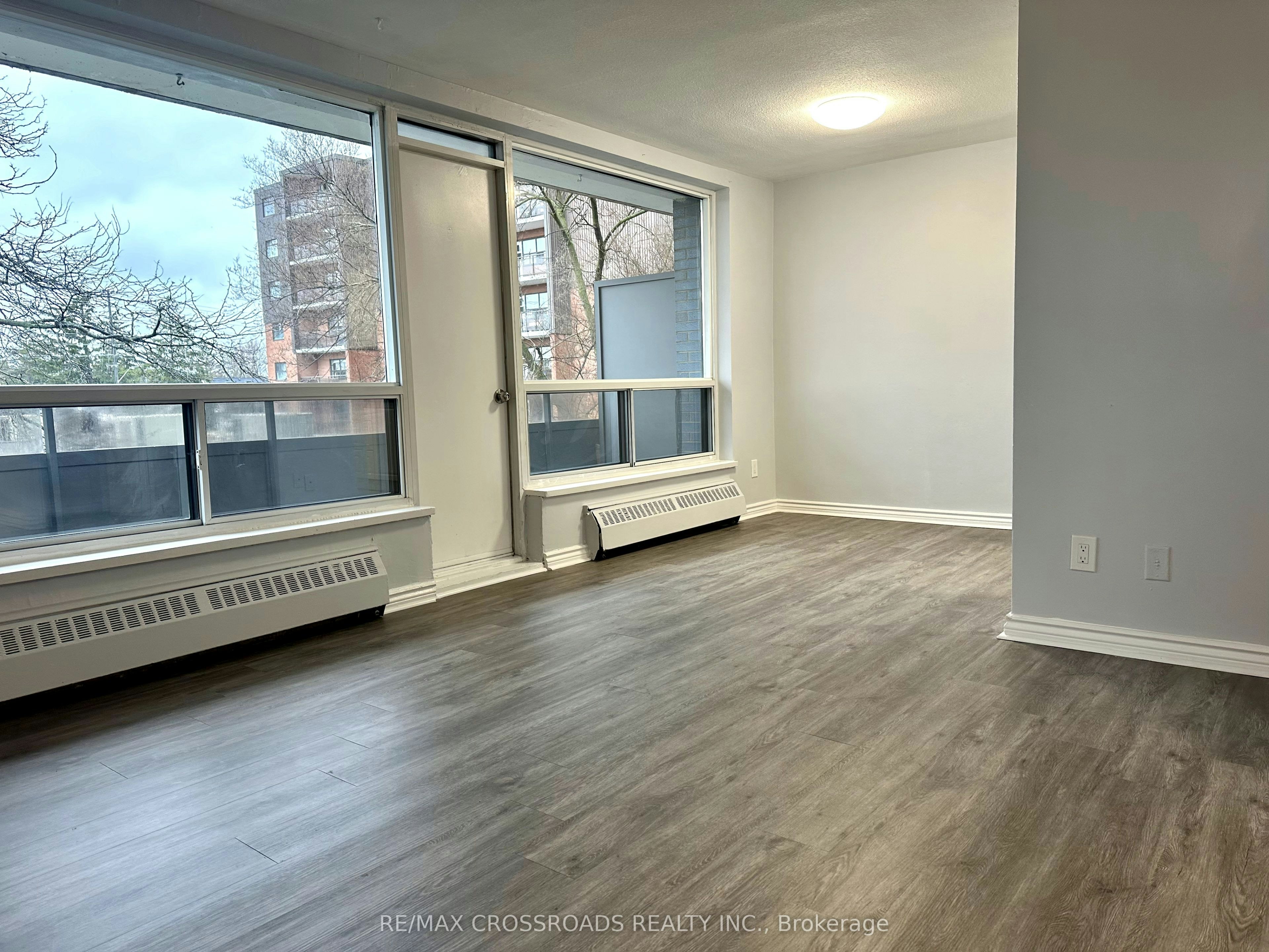 302-363 Lakeshore Road E, Mississauga, ON, L5G 1H7 - 3
