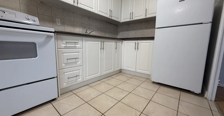 302-363 Lakeshore Road E, Mississauga, ON, L5G 1H7 - 8