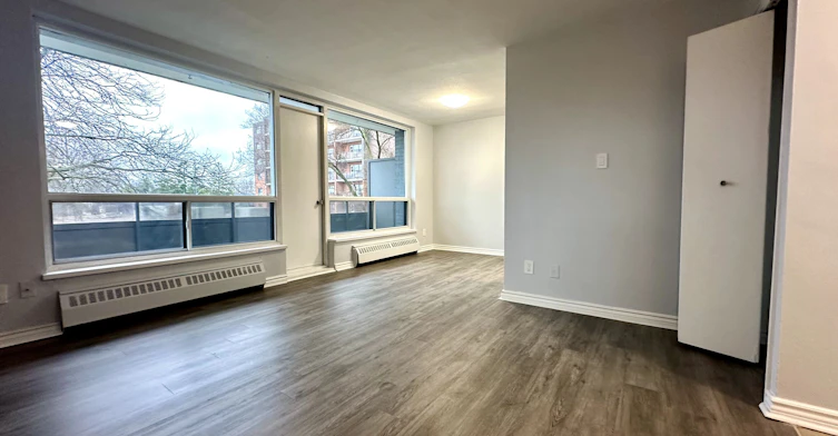 302-363 Lakeshore Road E, Mississauga, ON, L5G 1H7 - 2