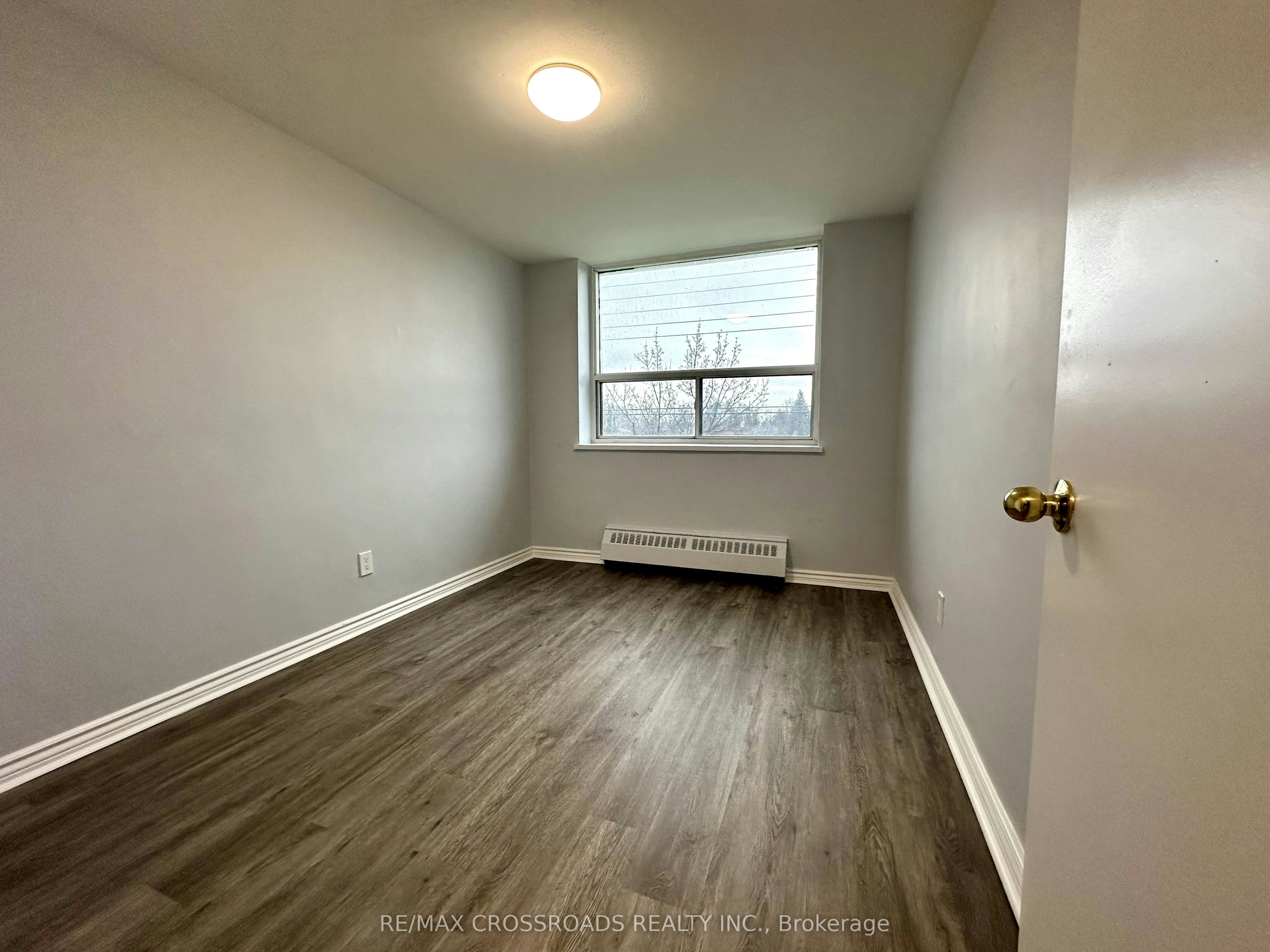 302-363 Lakeshore Road E, Mississauga, ON, L5G 1H7 - 4