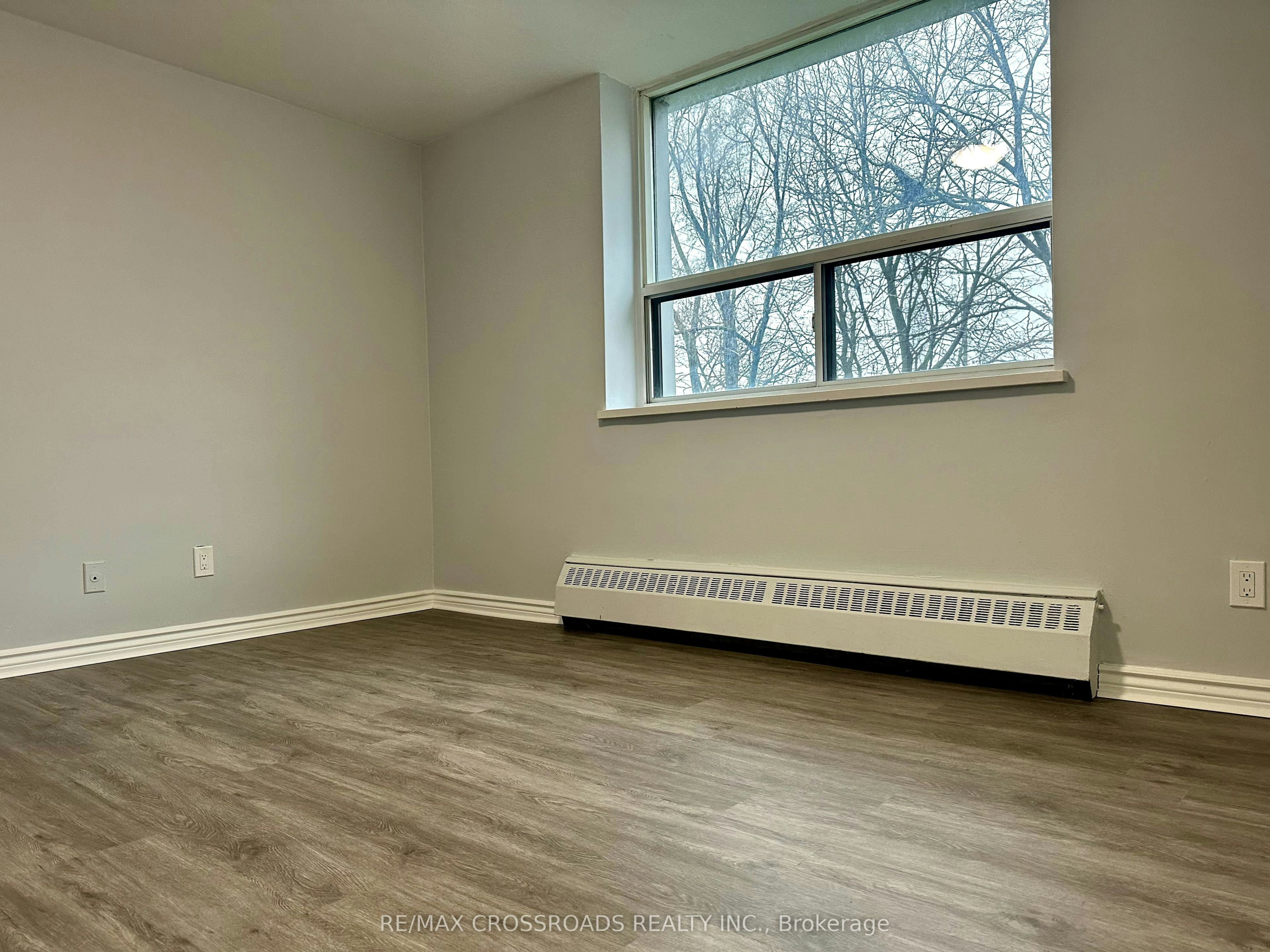 302-363 Lakeshore Road E, Mississauga, ON, L5G 1H7 - 6