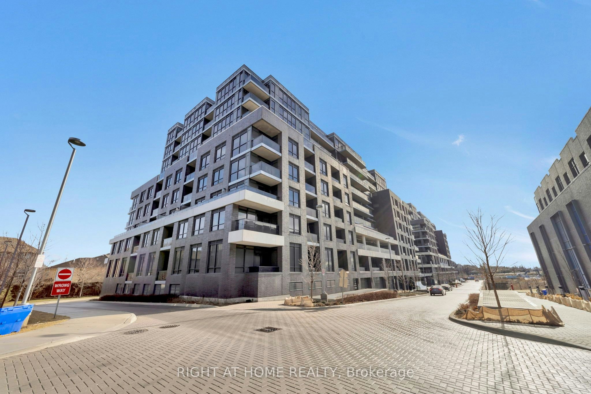 649-26 Gibbs Road, Toronto, ON, M9B 0E3