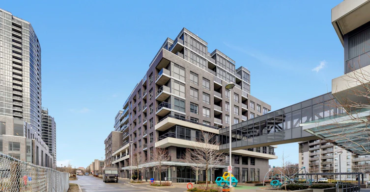 649-26 Gibbs Road, Toronto, ON, M9B 0E3 - 2