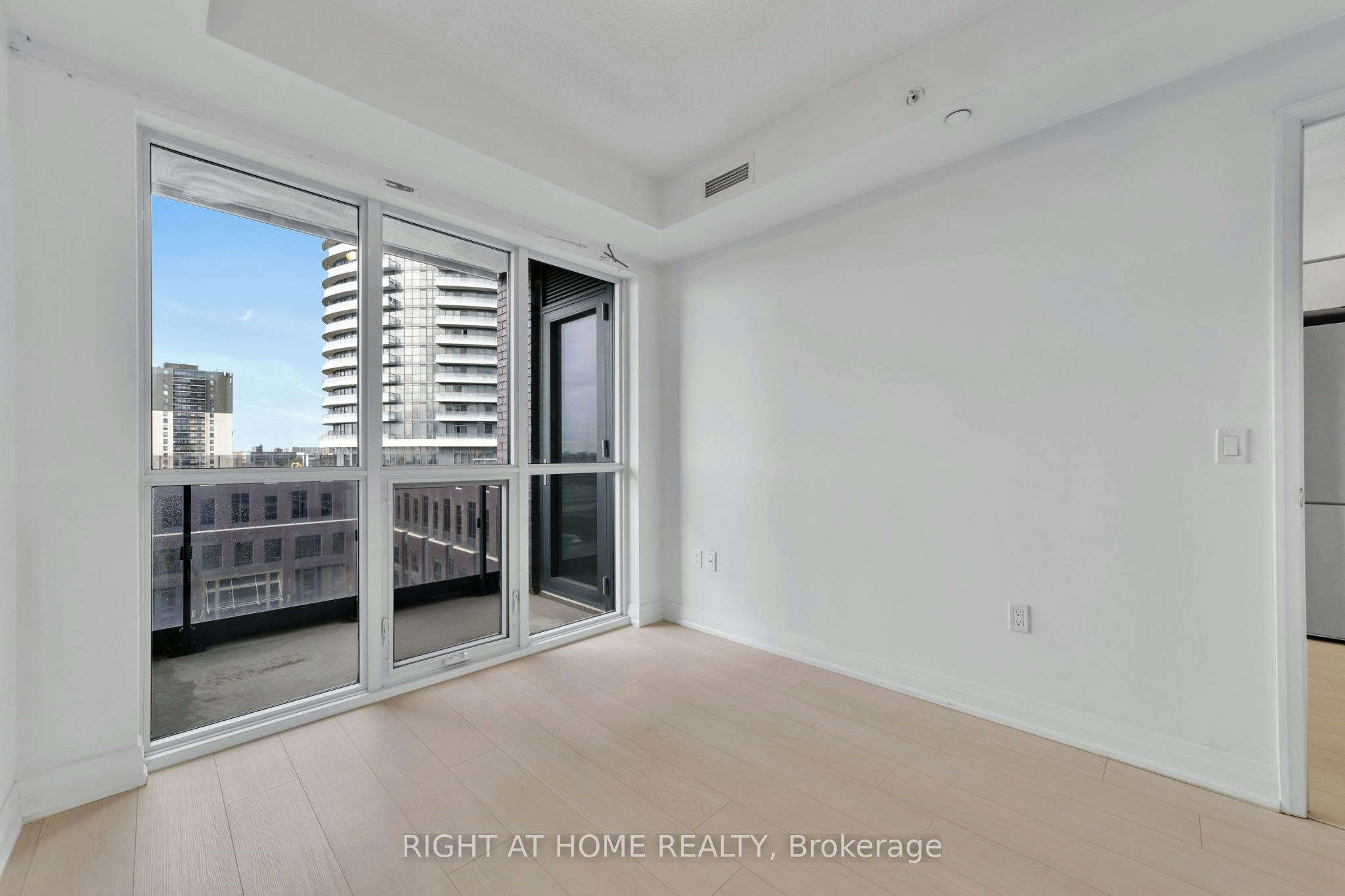 649-26 Gibbs Road, Toronto, ON, M9B 0E3 - 23