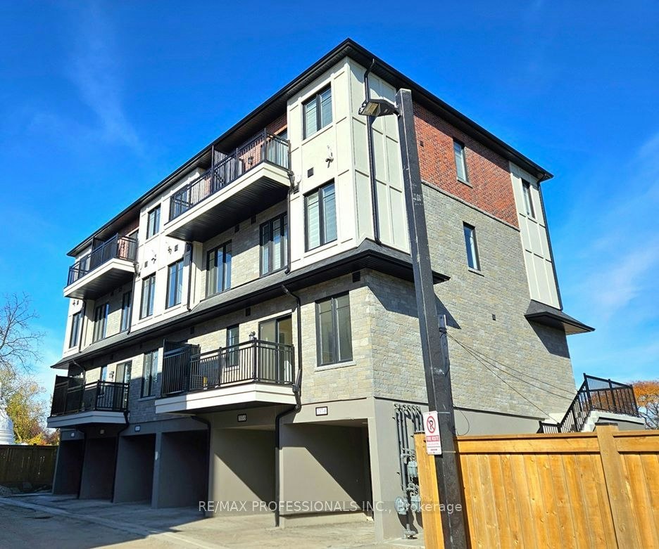 2-741 Front Royal Street, Mississauga, ON, L4Y 0G6