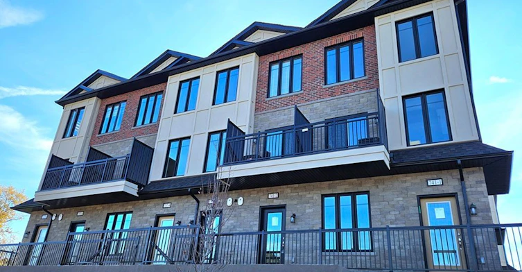 2-741 Front Royal Street, Mississauga, ON, L4Y 0G6 - 2