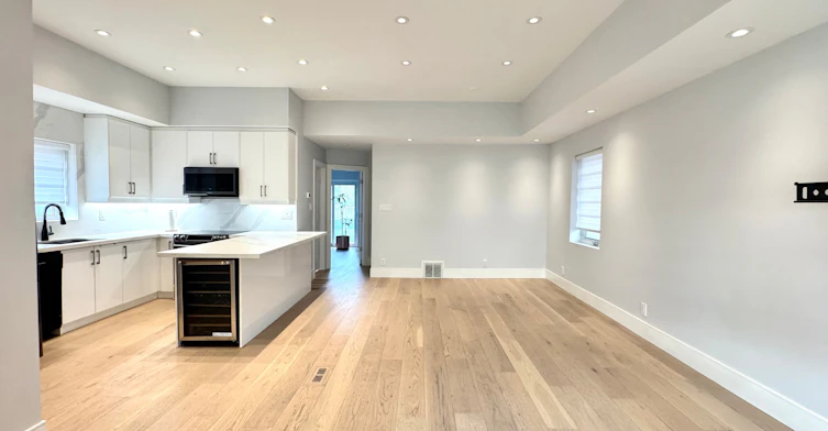 36 Ashmore Avenue, Toronto, ON, M8Z 4C4 - 2