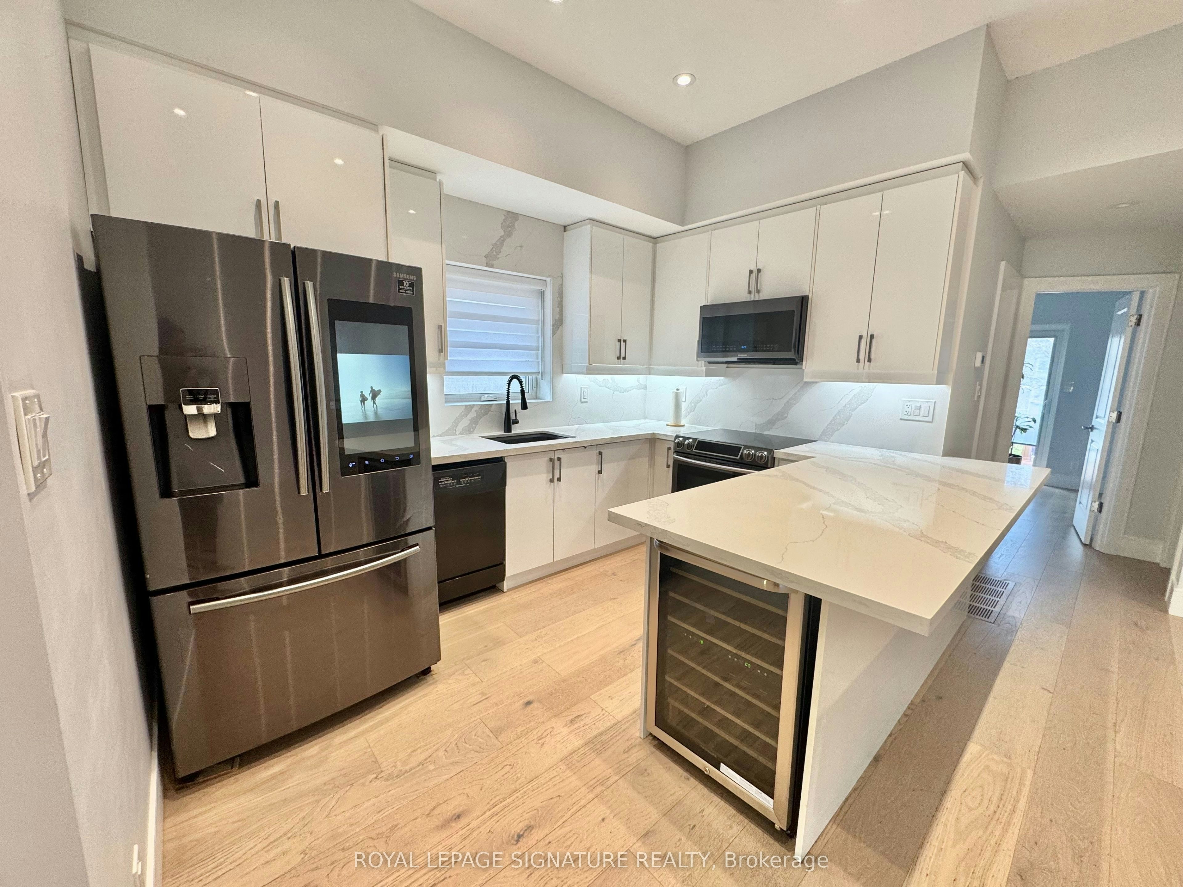 36 Ashmore Avenue, Toronto, ON, M8Z 4C4 - 5