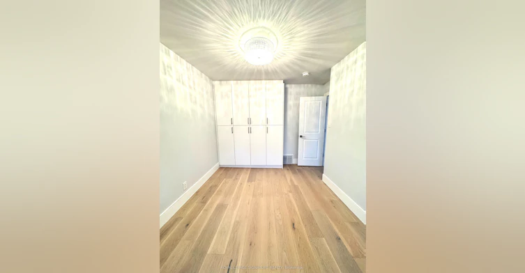 36 Ashmore Avenue, Toronto, ON, M8Z 4C4 - 8