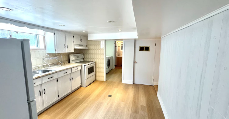 36 Ashmore Avenue, Toronto, ON, M8Z 4C4 - 13