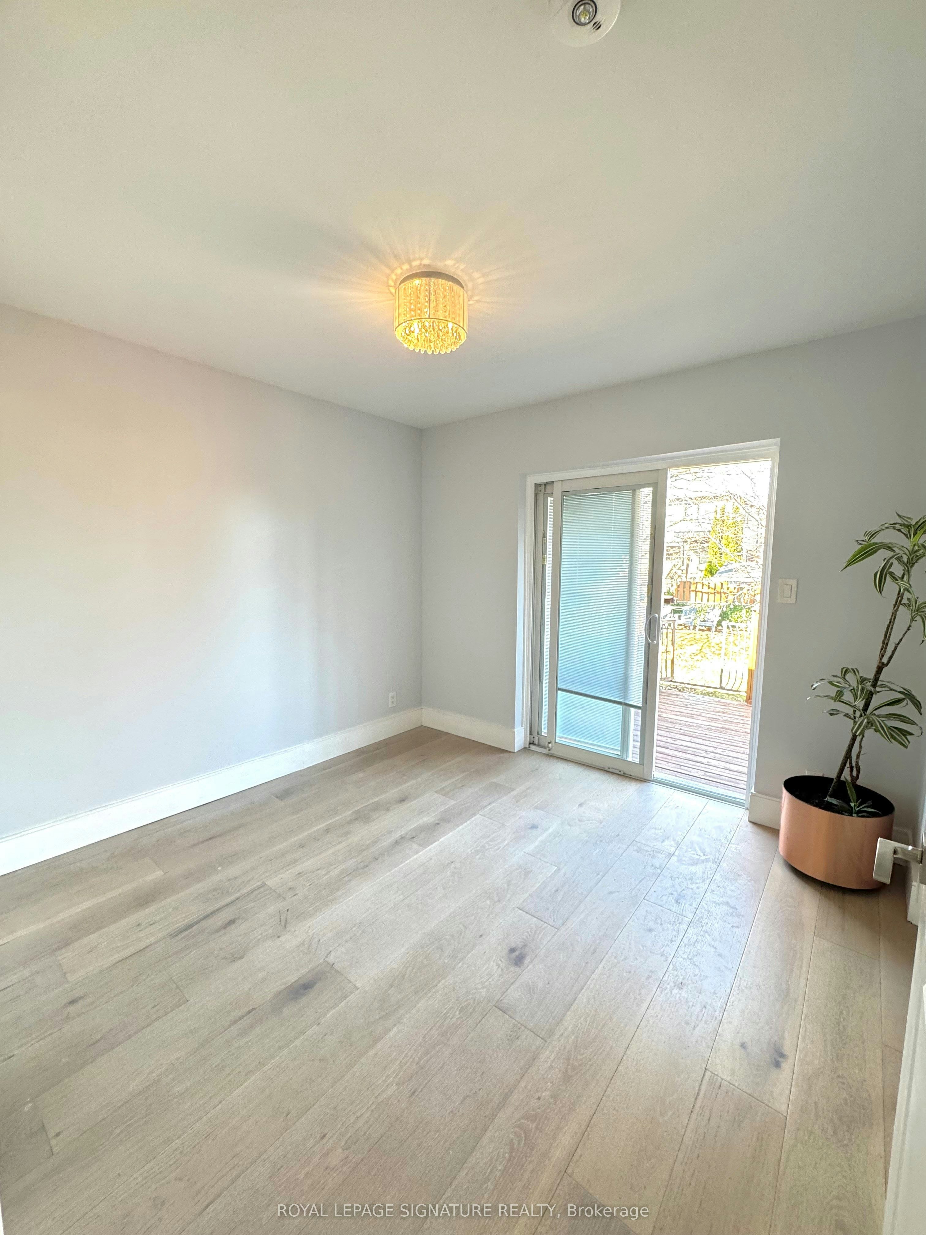 36 Ashmore Avenue, Toronto, ON, M8Z 4C4 - 12