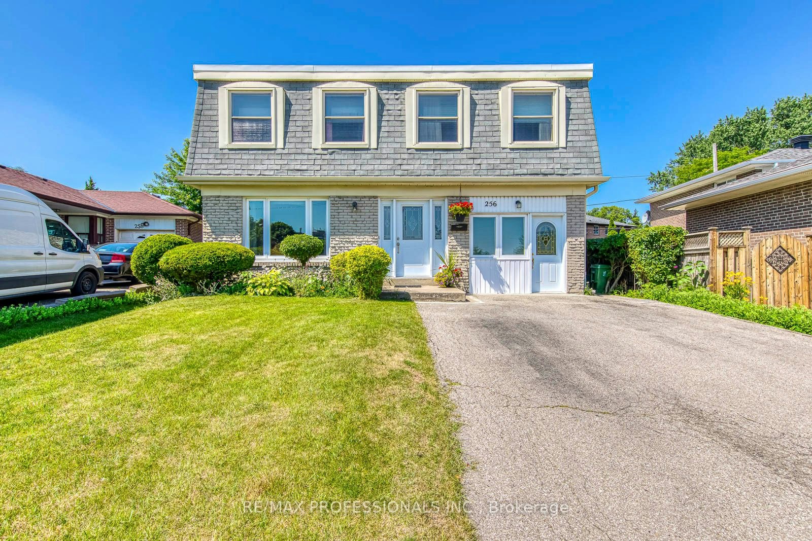 256 Wellesworth Drive, Toronto, ON, M9C 4S6