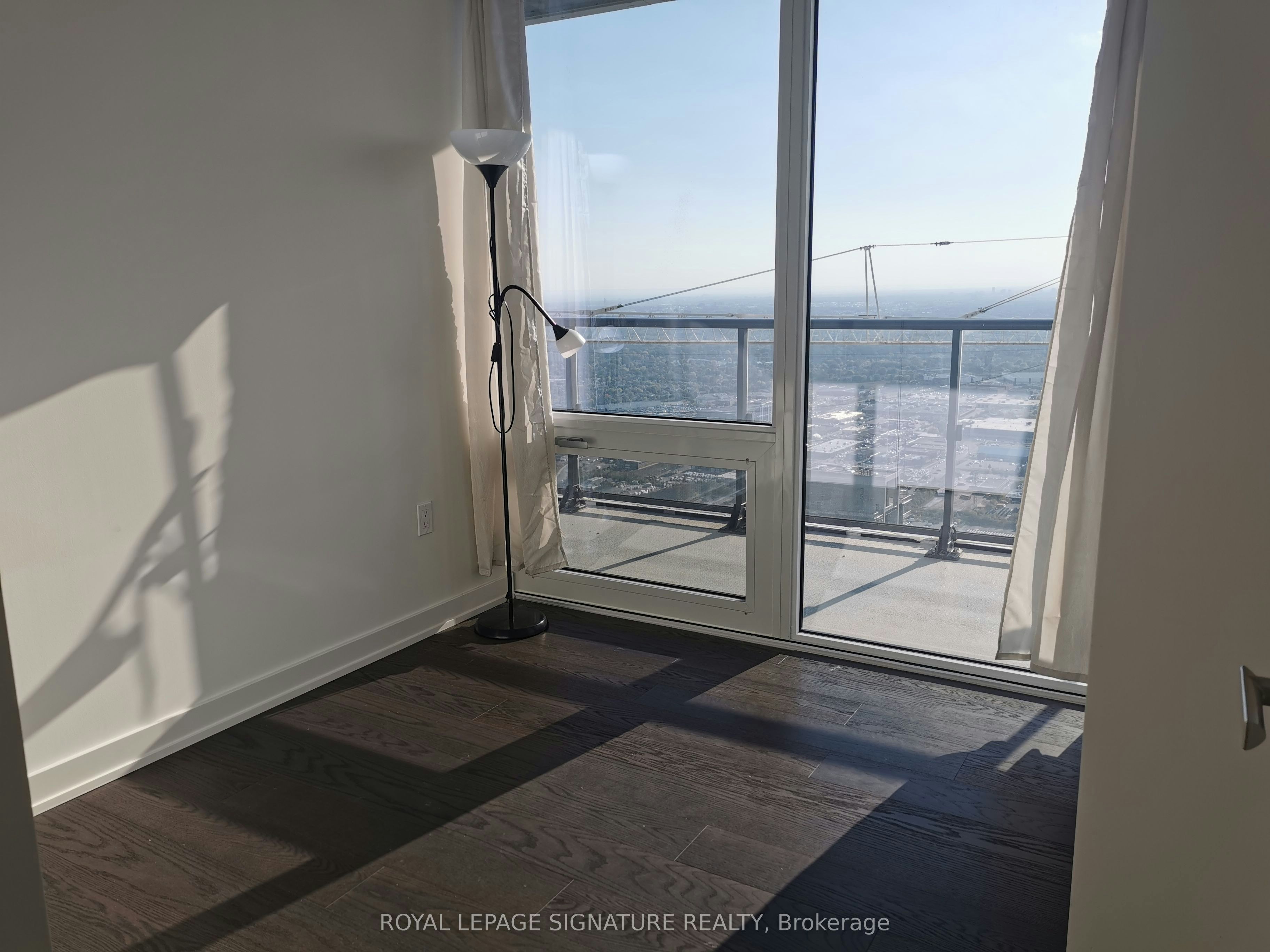 6711-448 Burhamthorpe Road W, Mississauga, ON, L5B 0R4 - 8