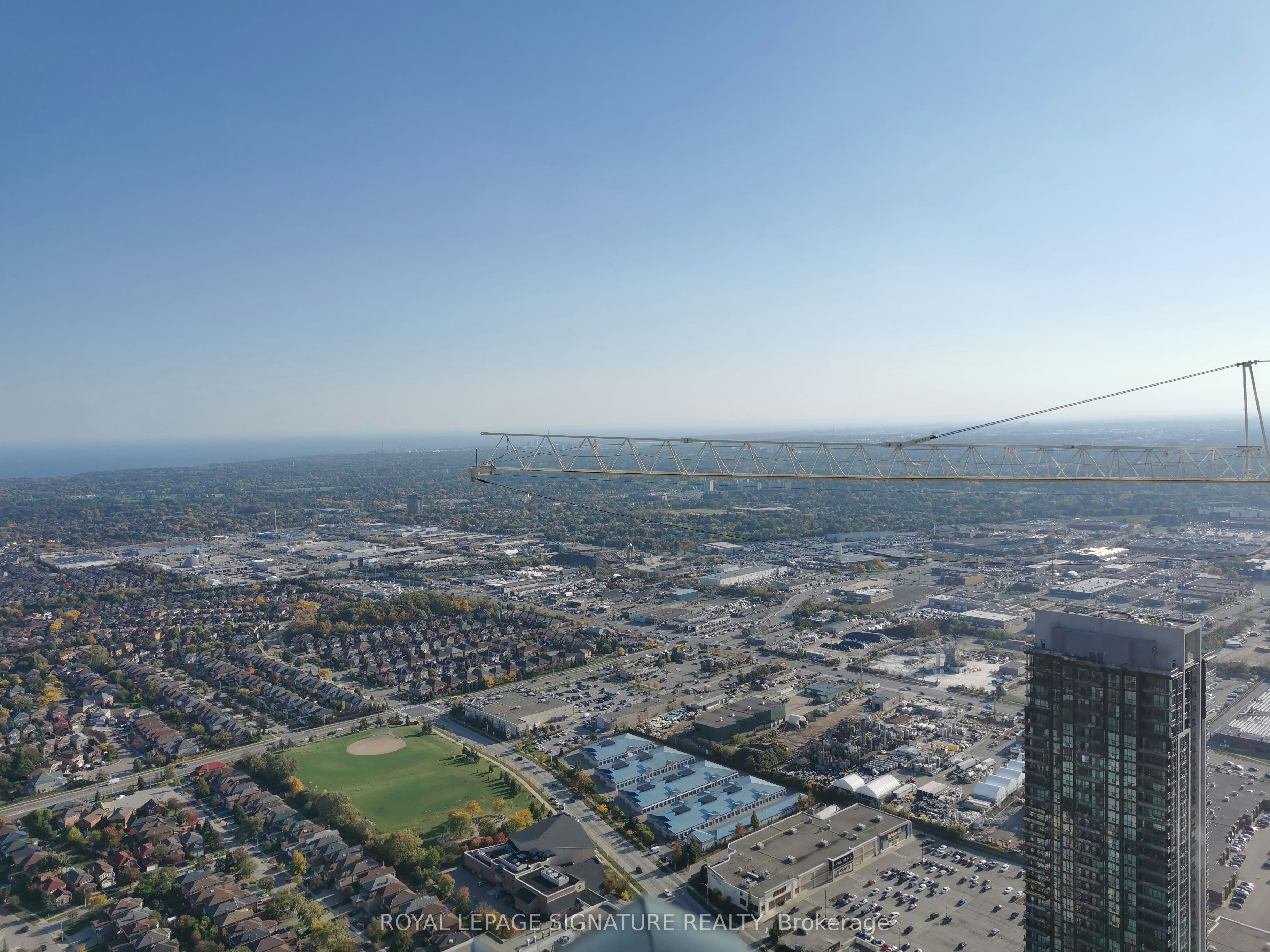 6711-448 Burhamthorpe Road W, Mississauga, ON, L5B 0R4 - 2