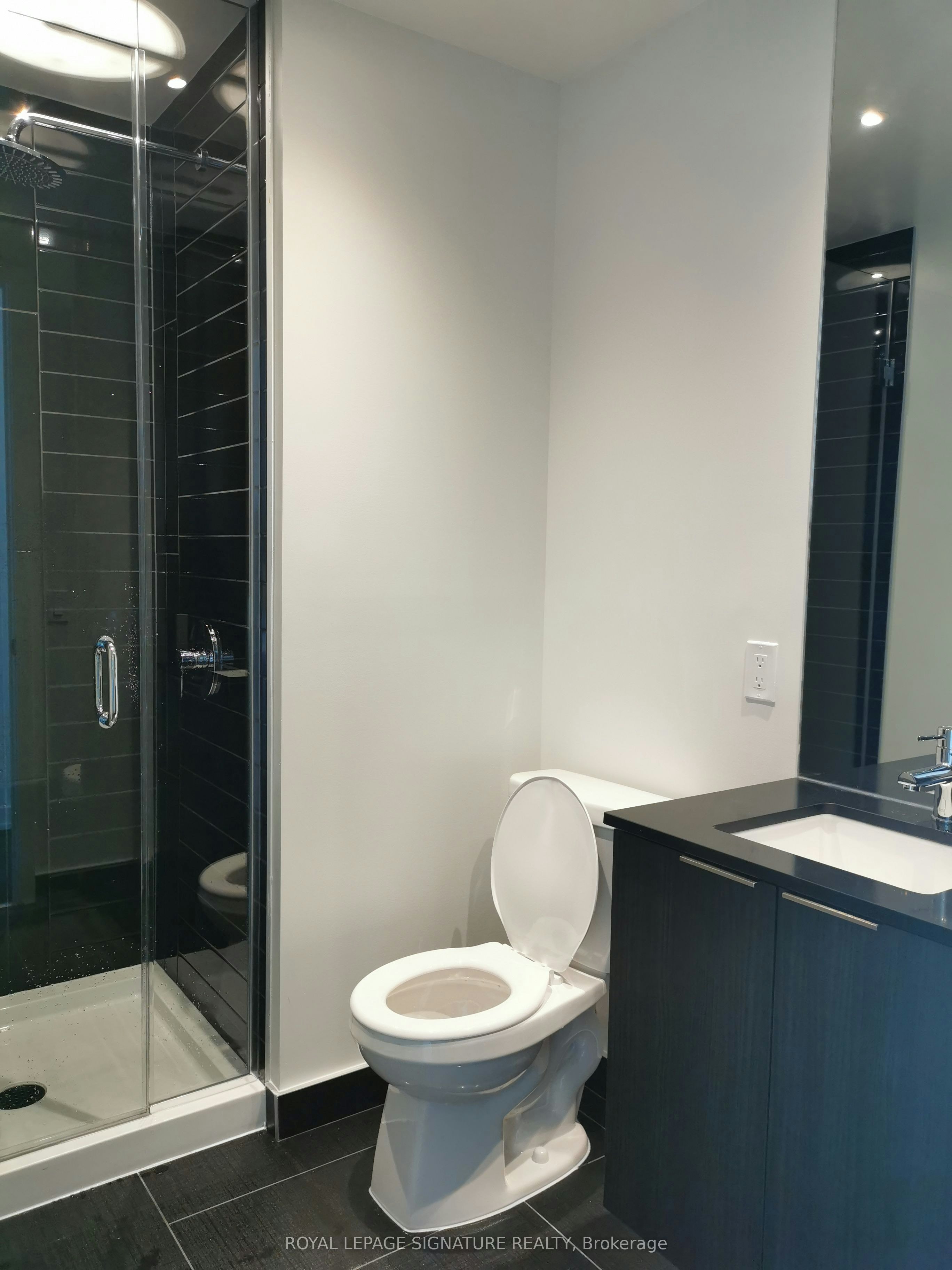 6711-448 Burhamthorpe Road W, Mississauga, ON, L5B 0R4 - 9