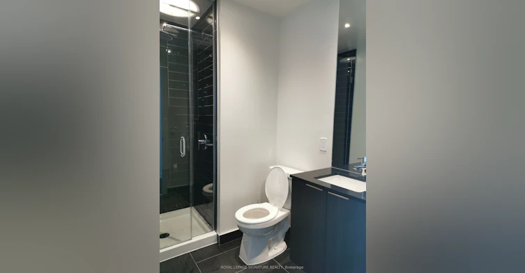 6711-448 Burhamthorpe Road W, Mississauga, ON, L5B 0R4 - 9