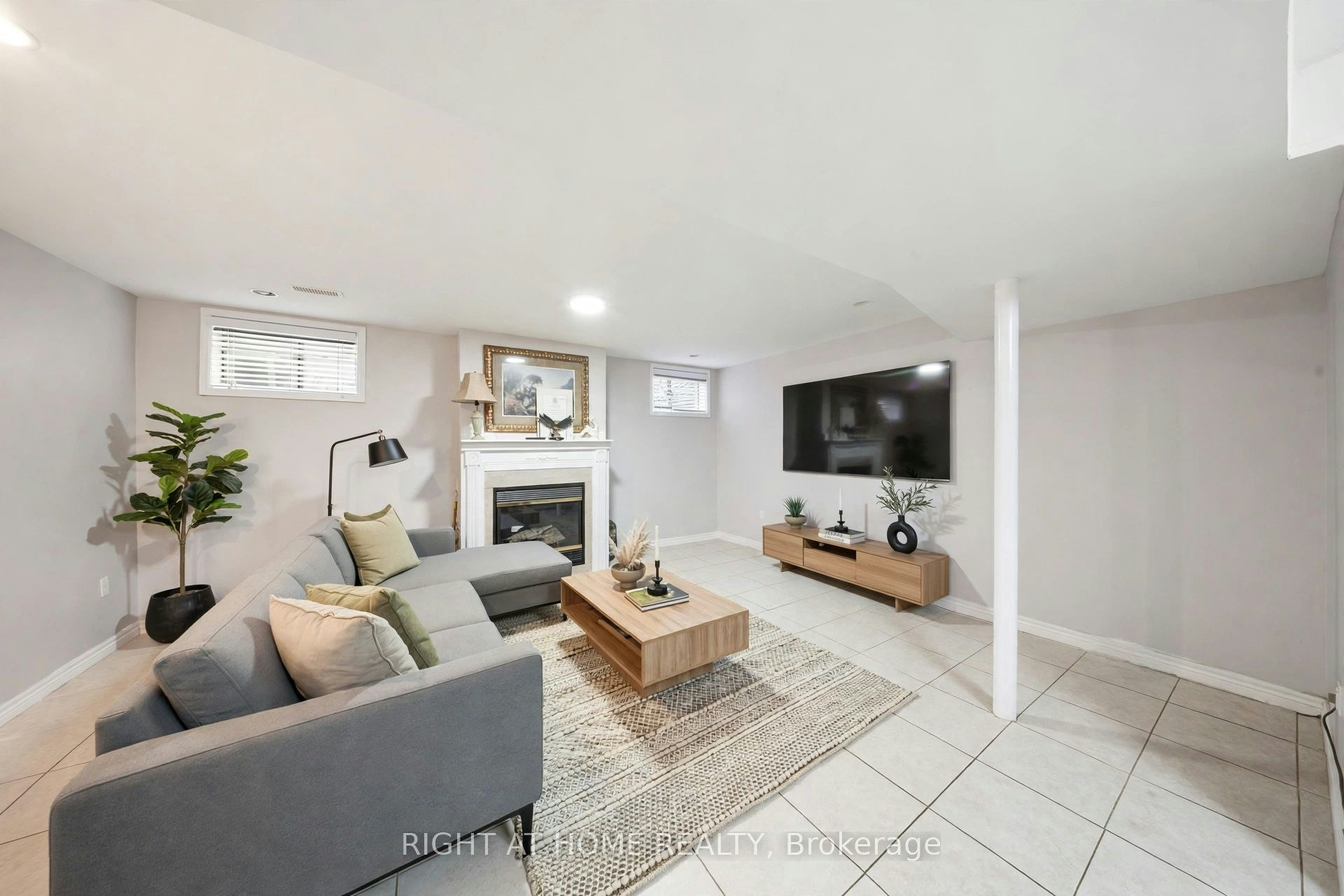 284 Maple Leaf Drive, Toronto, ON, M6L 1P3 - 30