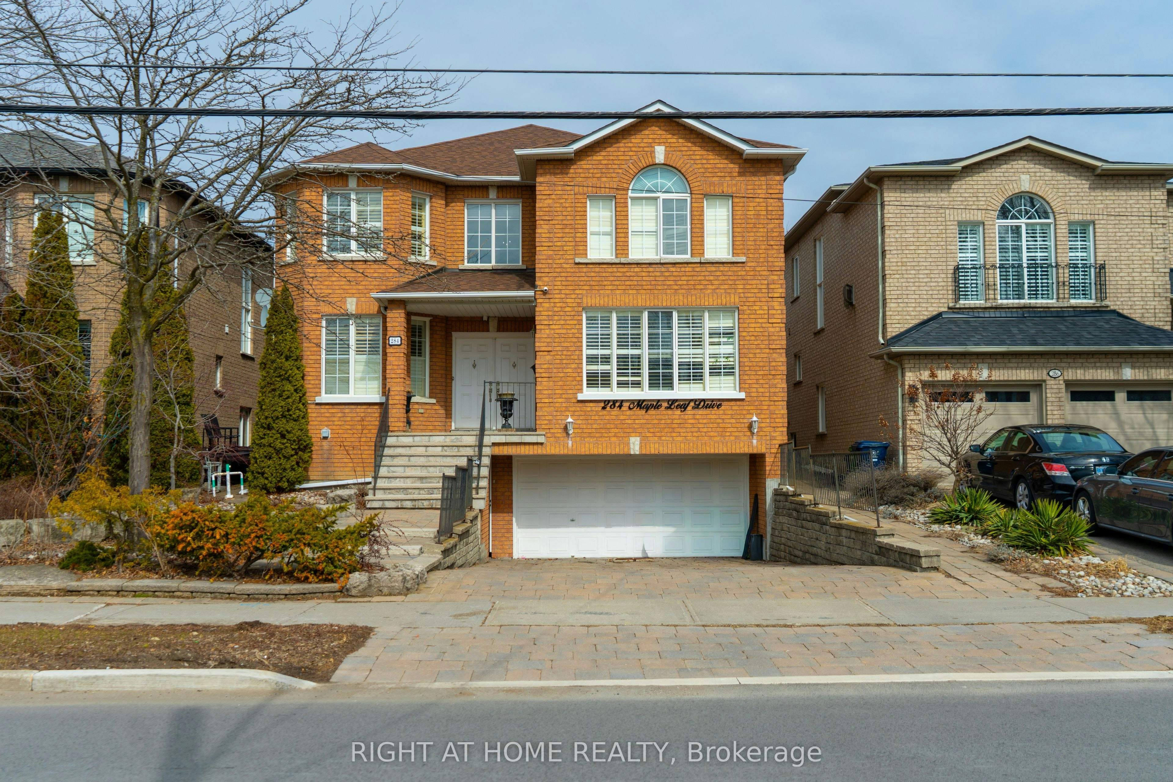 284 Maple Leaf Drive, Toronto, ON, M6L 1P3 - 9