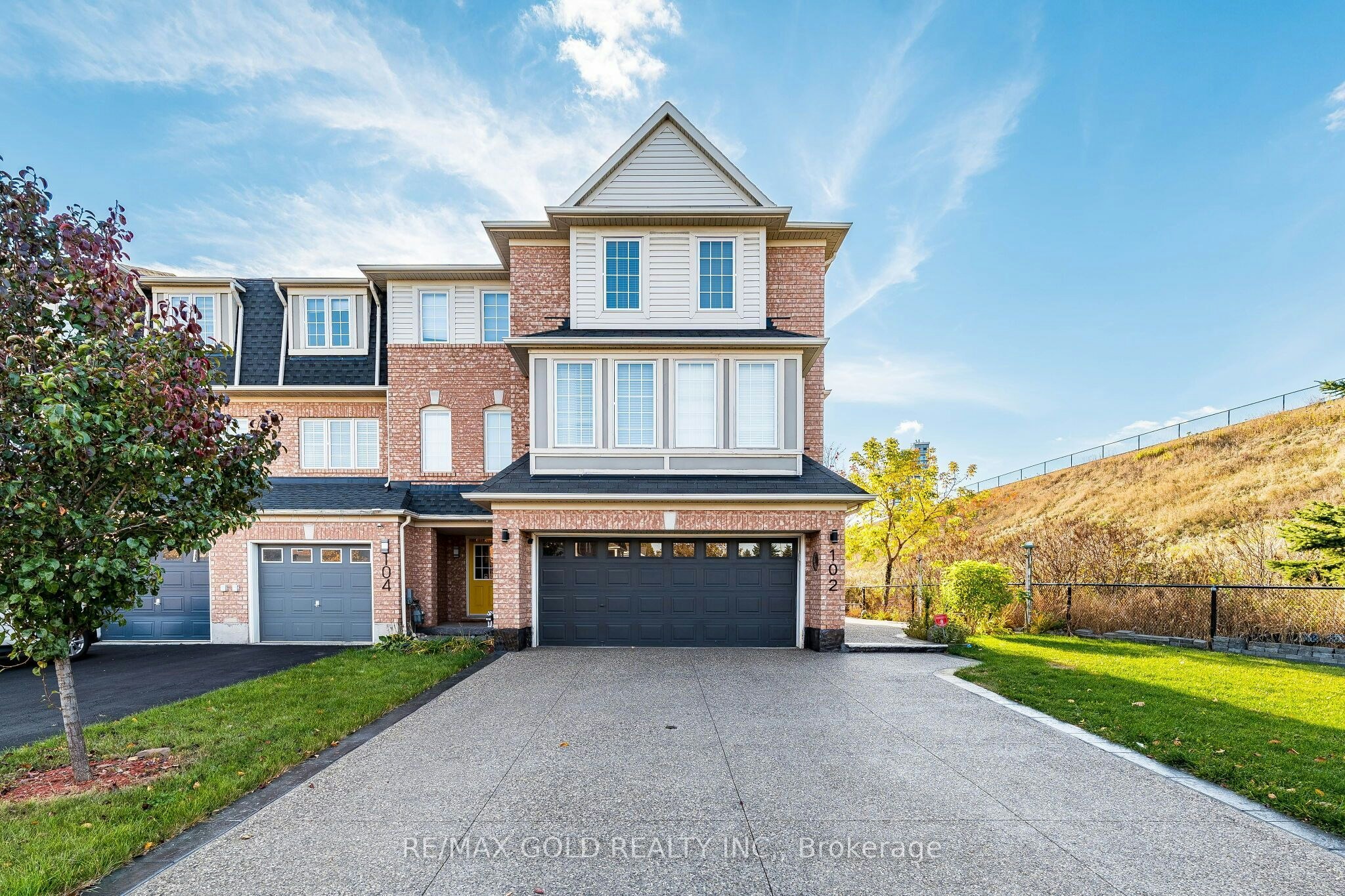 102 Decker Hollow Circle, Brampton, ON, L6X 0L5