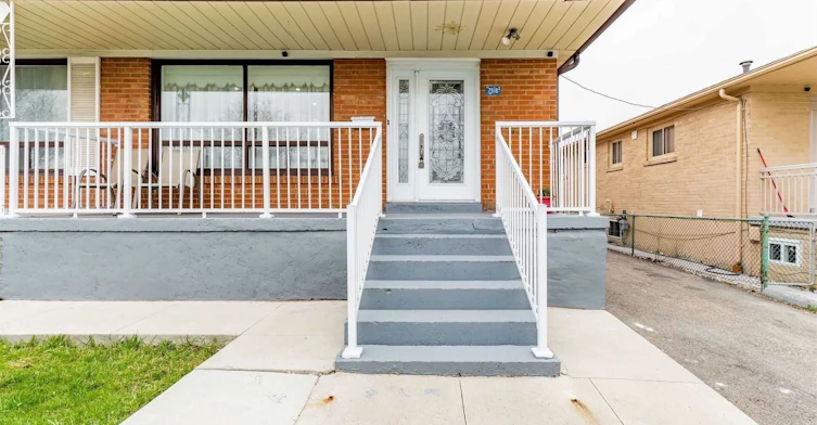Main-7516 Wrenwood Crescent, Mississauga, ON, L4T 2V7 - 2