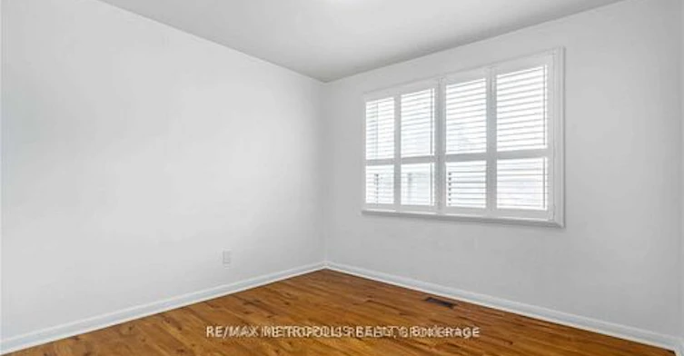 MAIN-6 Jubilee Crescent, Toronto, ON, M9M 1L3 - 11