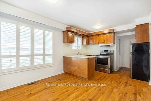 MAIN-6 Jubilee Crescent, Toronto, ON, M9M 1L3 - 7