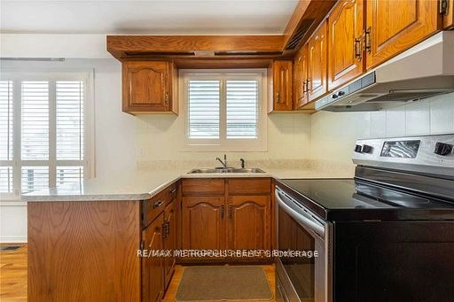 MAIN-6 Jubilee Crescent, Toronto, ON, M9M 1L3 - 6