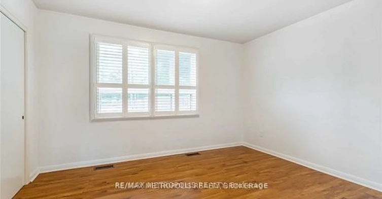 MAIN-6 Jubilee Crescent, Toronto, ON, M9M 1L3 - 12